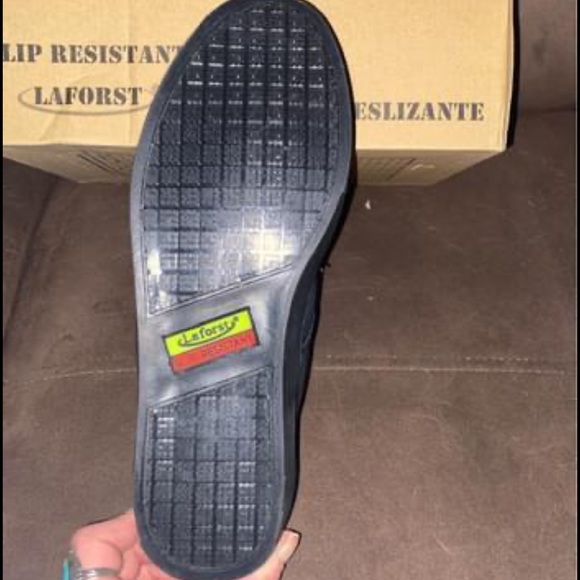 BRAND NEW skid resistant slip in shoes - Picture 7 of 8